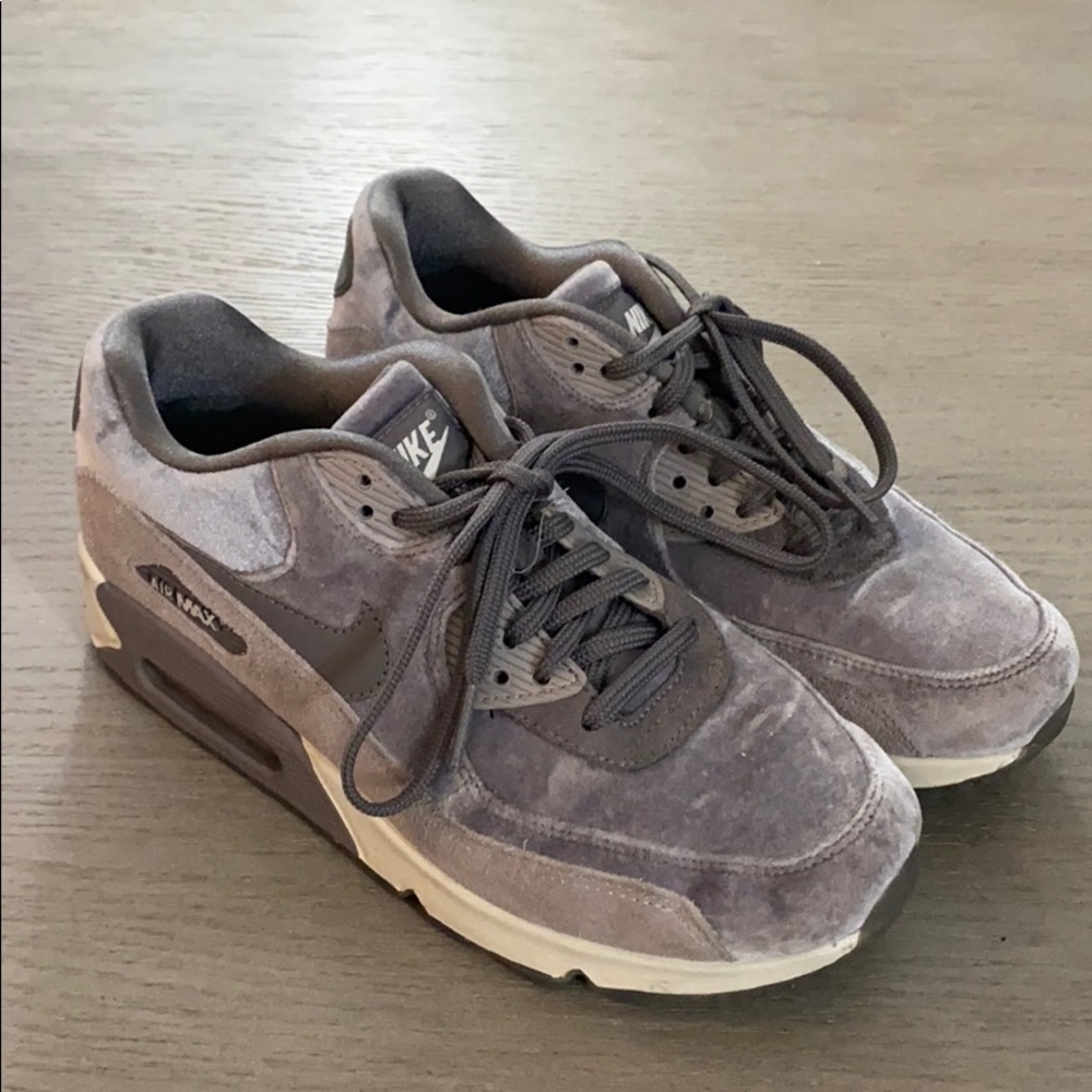 Nike Airmax VELVET grey